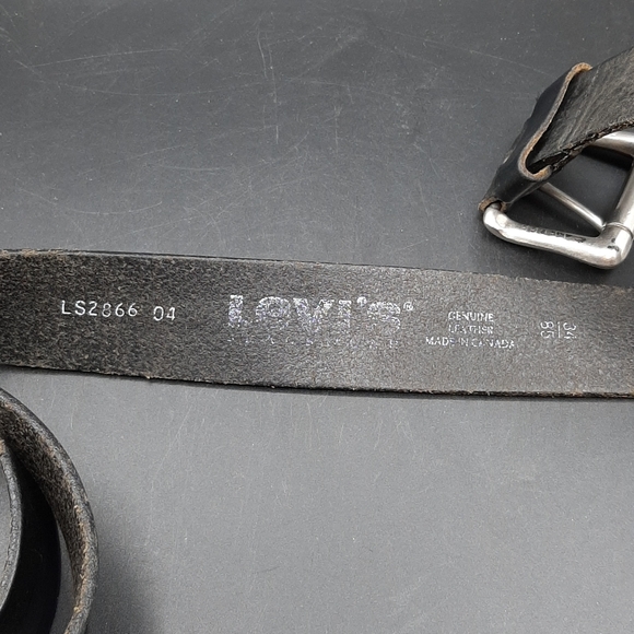 Levi’s Black Leather Belt Vintage Embossed Sz 34 Cowhide Made in Canada - Picture 2 of 6